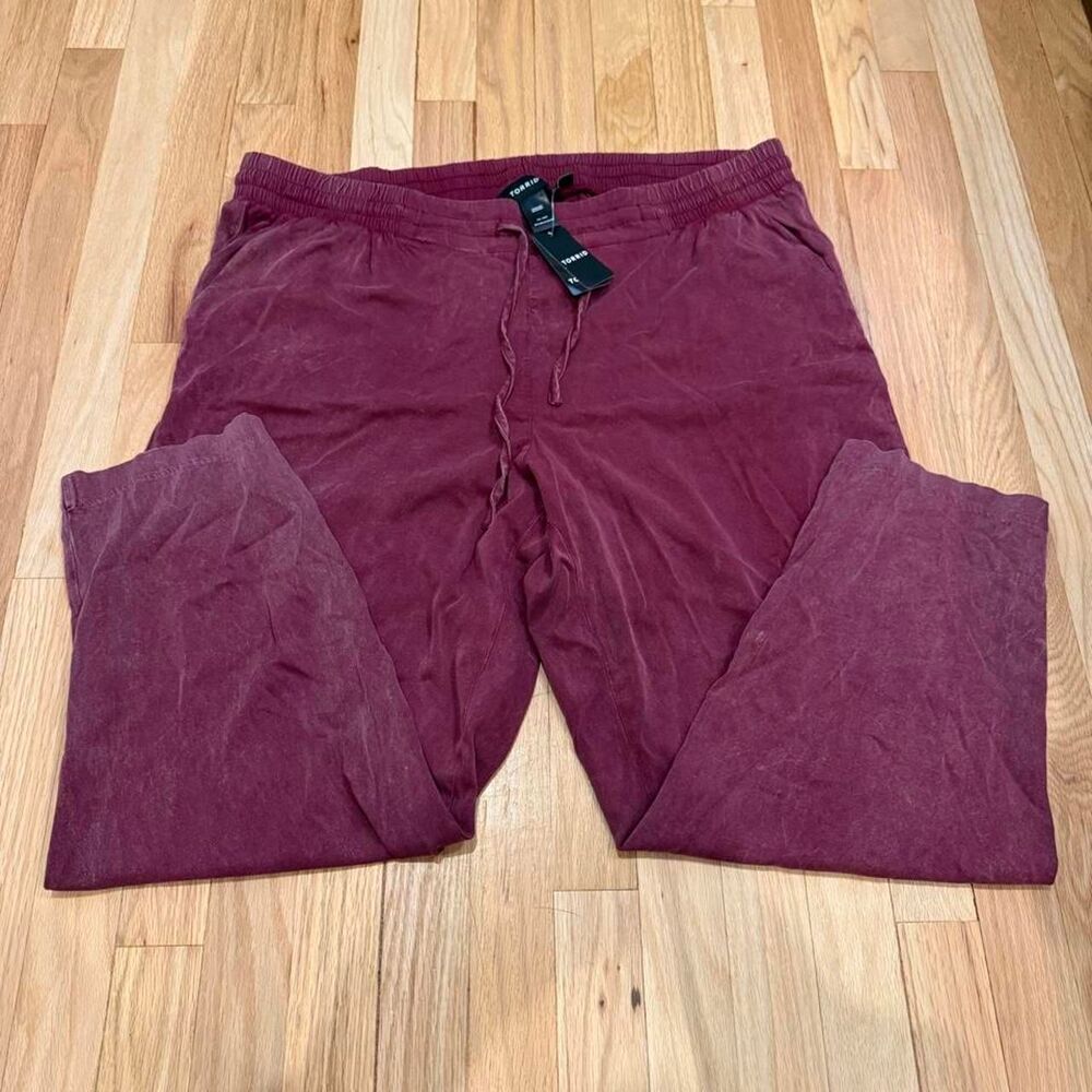 Torrid Women's Burgundy Pants